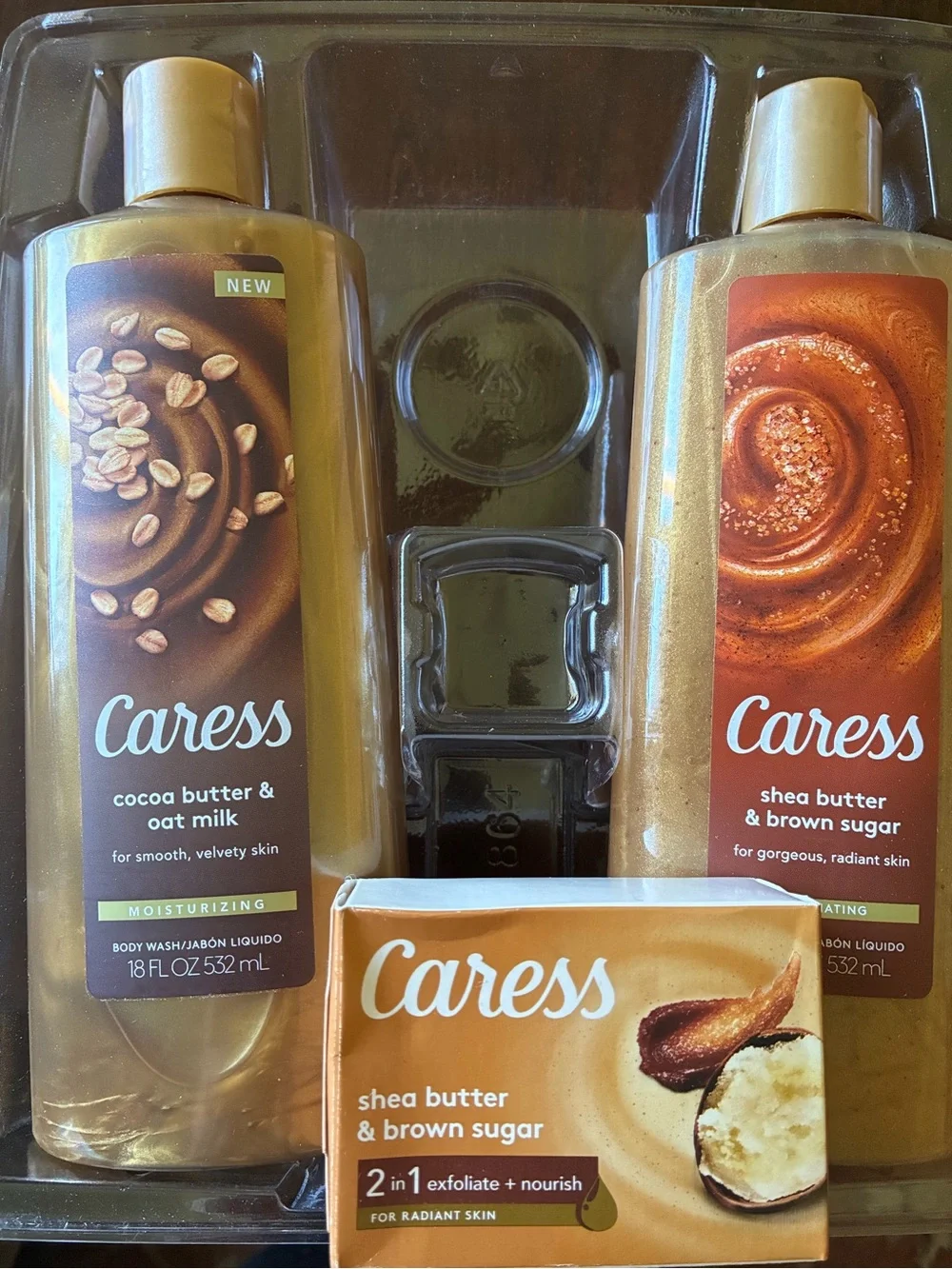 Caress Buttery Indulgence Gift Pack - Gold Body Wash & Bar Soap. New. Never open